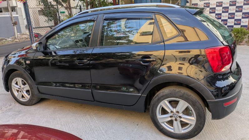 
								Volkswagen Cross Polo TDI 2015 Diesel full									