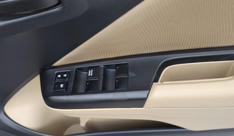 
								Honda City SV 2015 Diesel full									