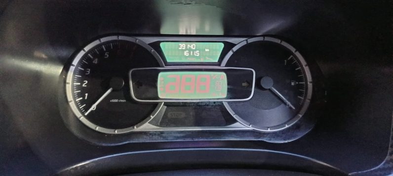 
								Nissan Kicks Xv 2023 Petrol full									