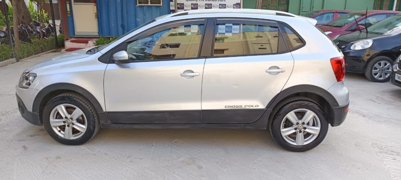 
								Volkswagen Cross Polo 2017 petrol full									