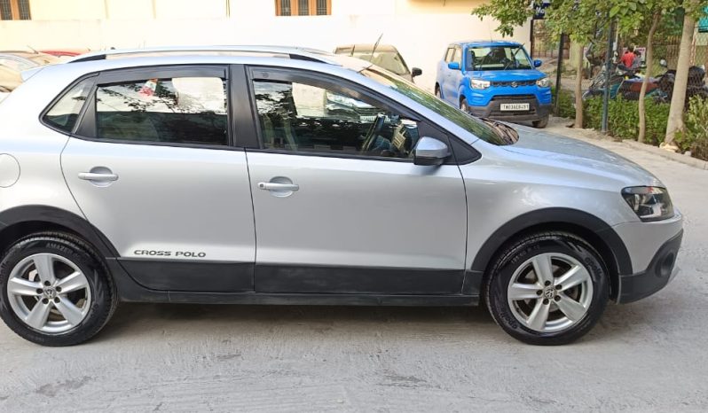 
								Volkswagen Cross Polo 2017 petrol full									