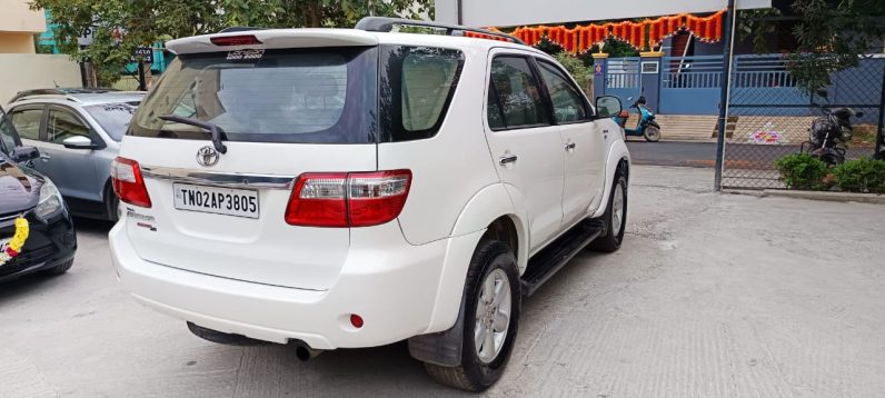 
								Toyota Fortuned 30 L 2010 diesel full									