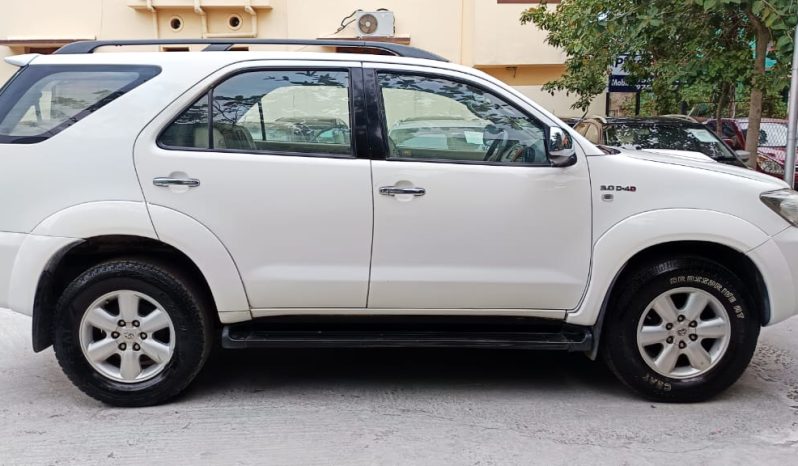 
								Toyota Fortuned 30 L 2010 diesel full									