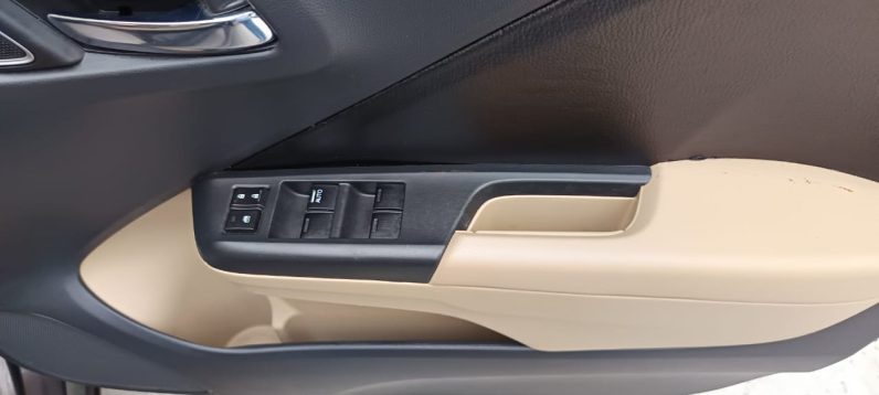 
								Honda City V 2018 petrol full									