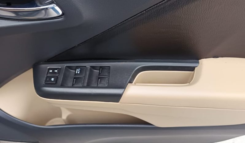 
								Honda City V 2018 petrol full									
