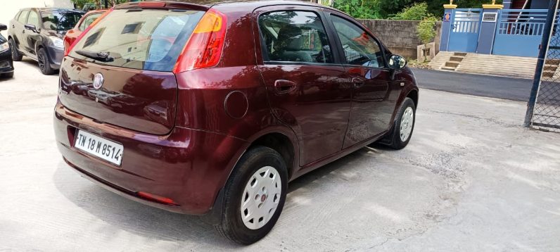 
								Fiat Punto 2012  diesel full									