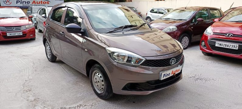
								TaTa Tiago Xm 2017 petrol full									