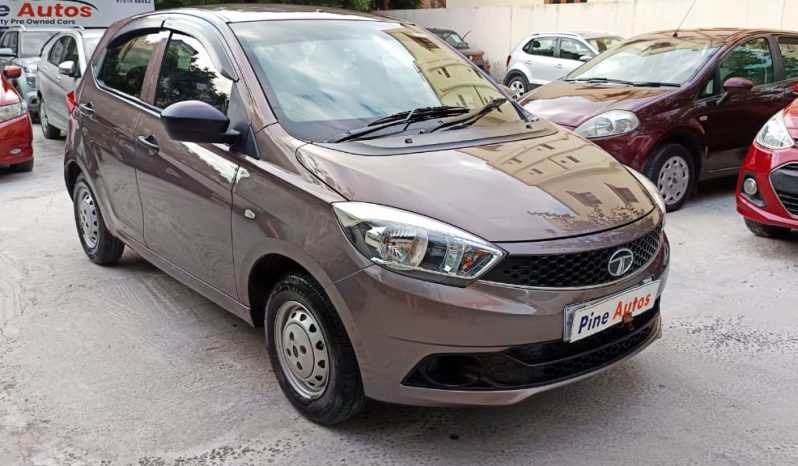 
								TaTa Tiago Xm 2017 petrol full									