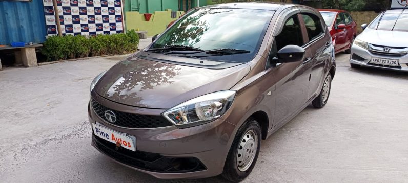 
								TaTa Tiago Xm 2017 petrol full									