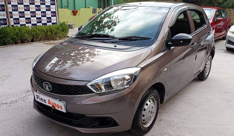 
								TaTa Tiago Xm 2017 petrol full									