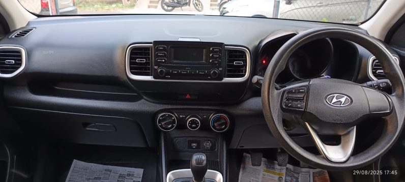 
								Hyundai Venue 1.2 s Petrol 2019 full									
