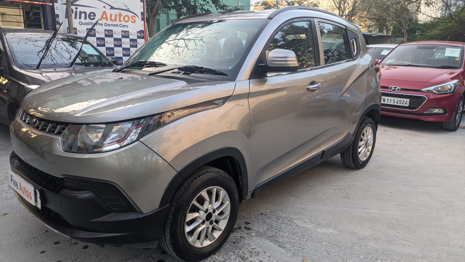 MAHINDRA KUV 100